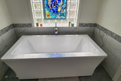 Bathroom - bathroom idea in Portland