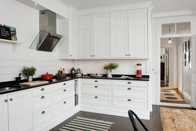 This is an example of a traditional kitchen in Gothenburg.