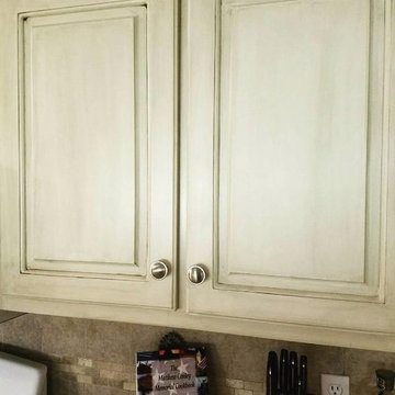 How to Paint Kitchen Cabinets With Dixie Belle Paint