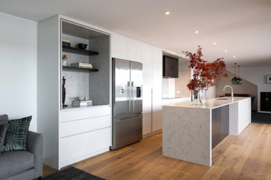 Modern & traditional white