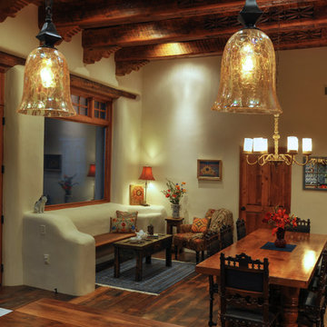 Loma Bella Drive kitchen family area