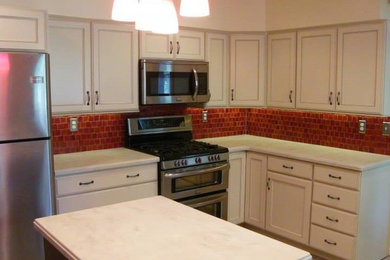 Kitchen - kitchen idea in Detroit