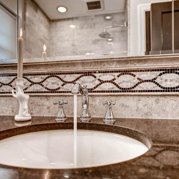 Drama and Distinction in a Master Bath