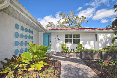 Example of a 1950s entryway design in Tampa
