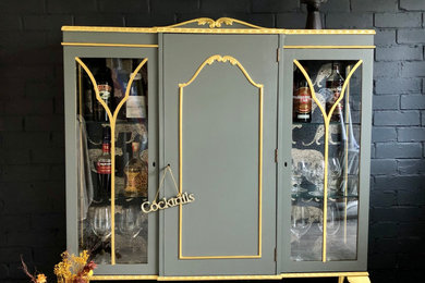 Drinks/Gin Glass Display Cabinet in Dark Grey-Green