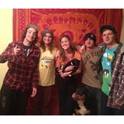 Thee Twins's photo