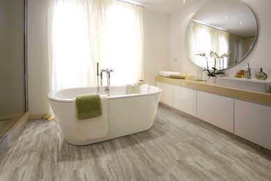 Inspiration for a modern bathroom remodel in Amsterdam