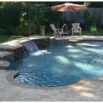 139 - Quaint Backyard Pool