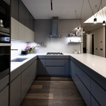 Warm & Dark Leicht Kitchen