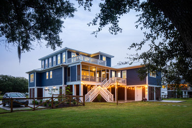 Home design - craftsman home design idea in Charleston