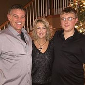 Lisa Weydert's photo