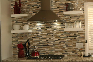 Kitchen - transitional kitchen idea in Boise