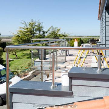 Conception sur mesure, pose mixte plat et applique, verre + 2 câbles