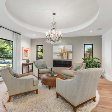 Elegant Circle of Comfort: A Cozy Sitting Room Retreat