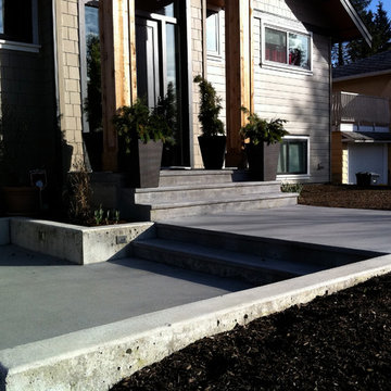 Front Entry: Closer view of the levels from driveway to front door