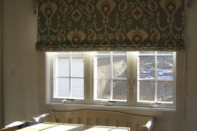 Kitchen - traditional kitchen idea in Boston