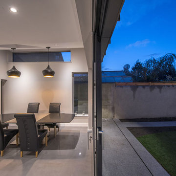 Lindsay Road Dining Area