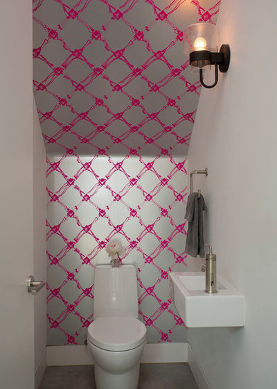 Современный Туалет by Dick Clark + Associates
