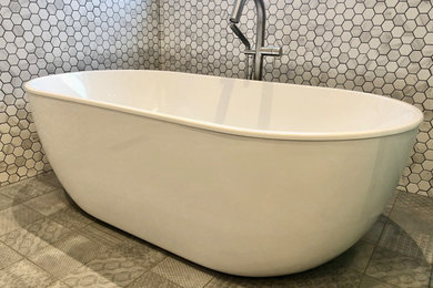 Walk-in shower photo in Toronto