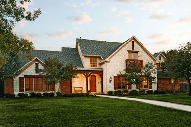 Inspiration for a timeless exterior home remodel in Dallas