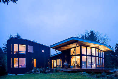 Trendy exterior home photo in Seattle