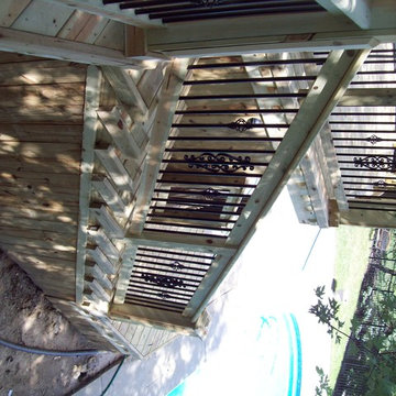 Pressure Treated deck with diamond dental molding & Diamond King Post,