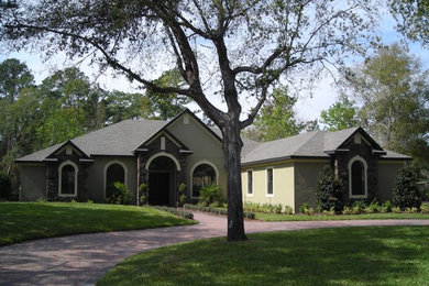 Inspiration for a timeless exterior home remodel in Orlando