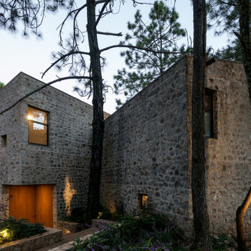 EC HOUSE