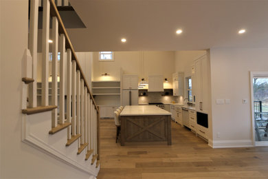 This is an example of a country kitchen in Toronto.