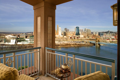 Inspiration for a 1960s balcony remodel in Cincinnati
