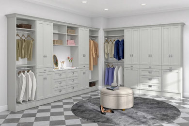 Minimalist closet photo in Miami