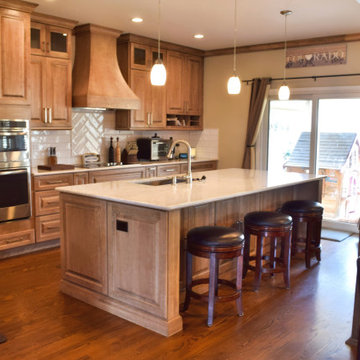 Trailside Loop - Traditional Kitchen
