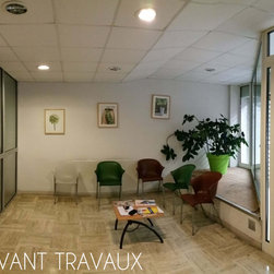 Am&eacute;nagement et d&eacute;coration d'une salle d'attente dans une association - ホームオフィス用小物
