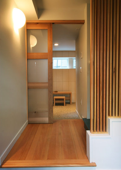 Modern Bathroom by Bright Designlab