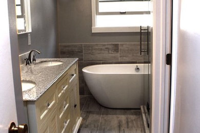 Inspiration for a modern bathroom remodel in San Francisco