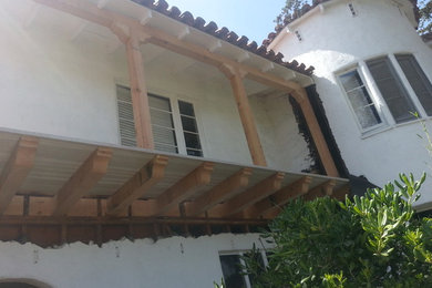 Example of a tuscan exterior home design in Los Angeles