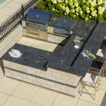 Poolside Patio in Blainville