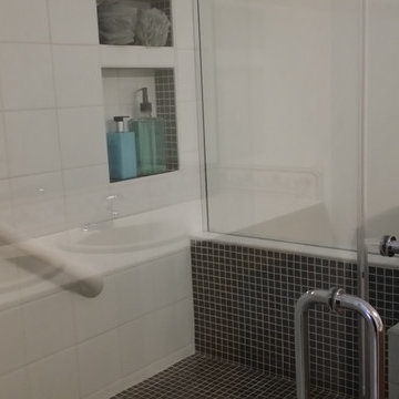 Transitional Bath - Tub to Shower Reno