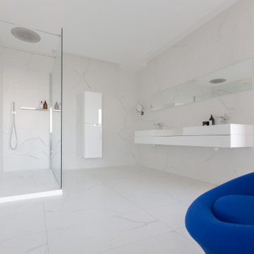Douche à l'italienne et vasque aérienne