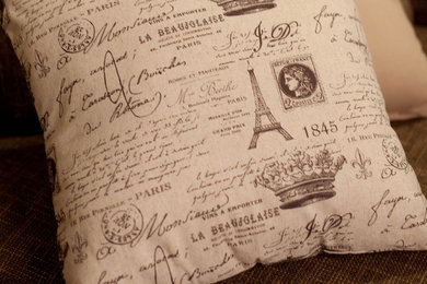 5x French Scripted Cushion Cover