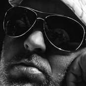 Robert Abazovski's photo