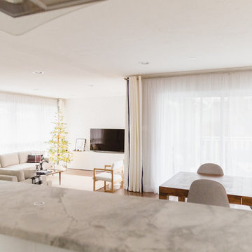 My Houzz: Minimalist, Clean and Collected Mid-Century Modern Home in Chicagoland