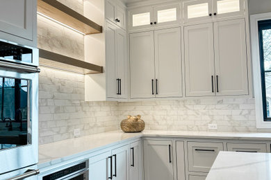 Kitchen - modern kitchen idea in Austin