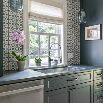 Windsor Farms | Mudroom |Scullery | Butler's Pantry | Custom Glass Lighting
