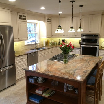 Two Toned Kitchen