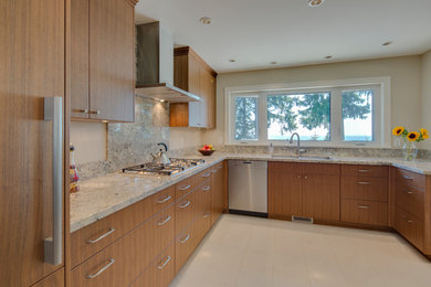 Trendy kitchen photo in Vancouver
