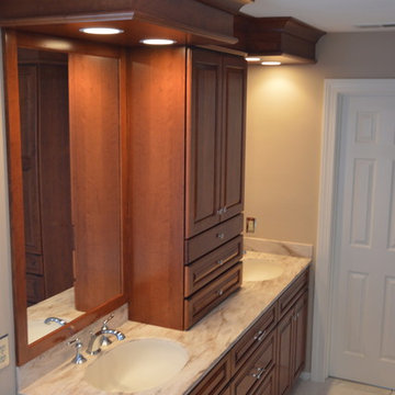 Lupine Den Drive Master Bath