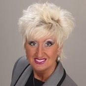 Carolyn Anthoine Theroux's photo