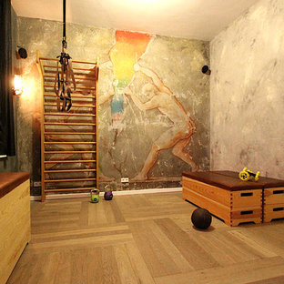 ハンブルクのシャビーシック調のおしゃれなホームジムの写真