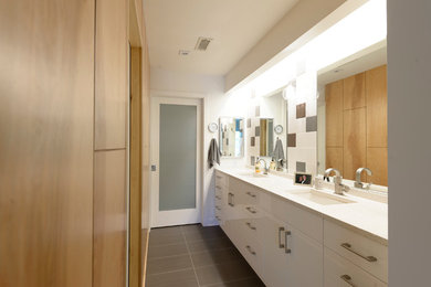 Inspiration for a contemporary bathroom remodel in Indianapolis